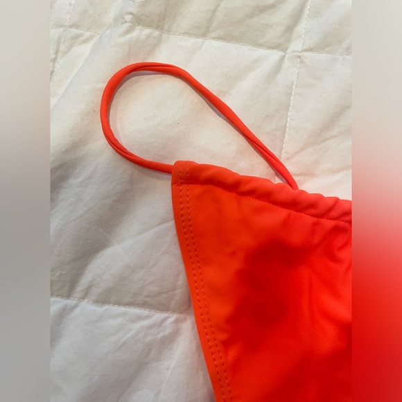 Bikini - Picture 4 of 5